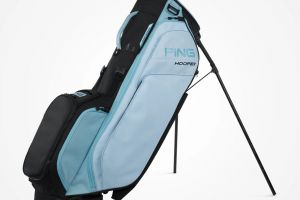 golf_bags_carry_hoofer_231_black_crystal_milkyblue_studio_right_side_1600x1600_713b.jpg